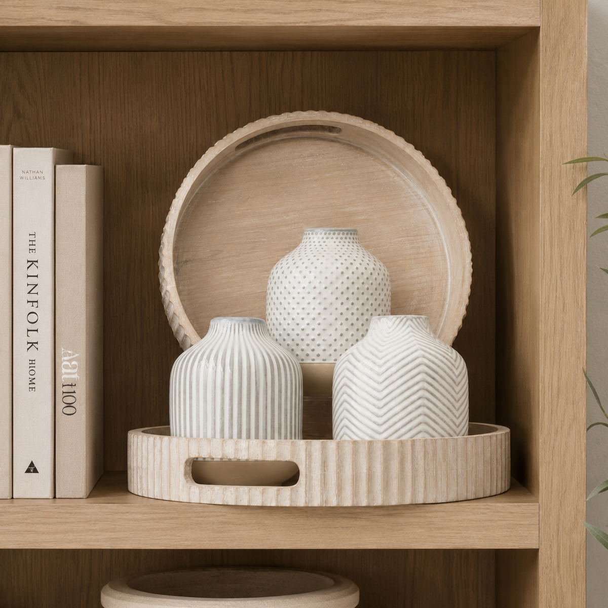 CM114 Ceramic Ribbed Vase - White/Natural 4" x 3.5" x 5" PK 4